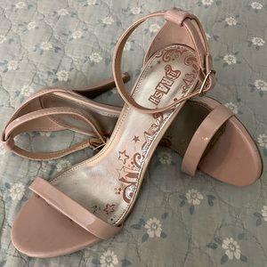 Womens High Heel Sling Shoes. Slightly used